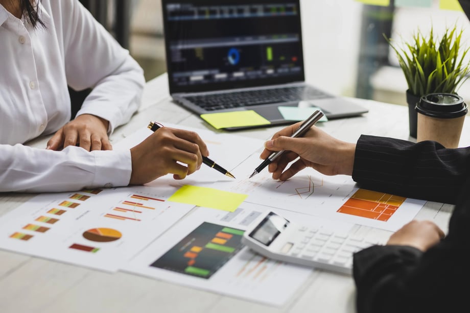 meeting-to-discuss-the-analysis-of-risks-and-inves-2023-11-27-04-50-06-utc